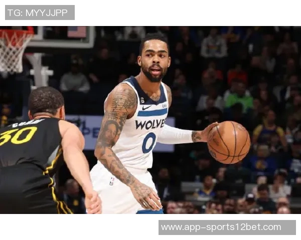 克莱上半场火力全开下半场哑火表现起伏不定贡献5篮板1助攻1抢断